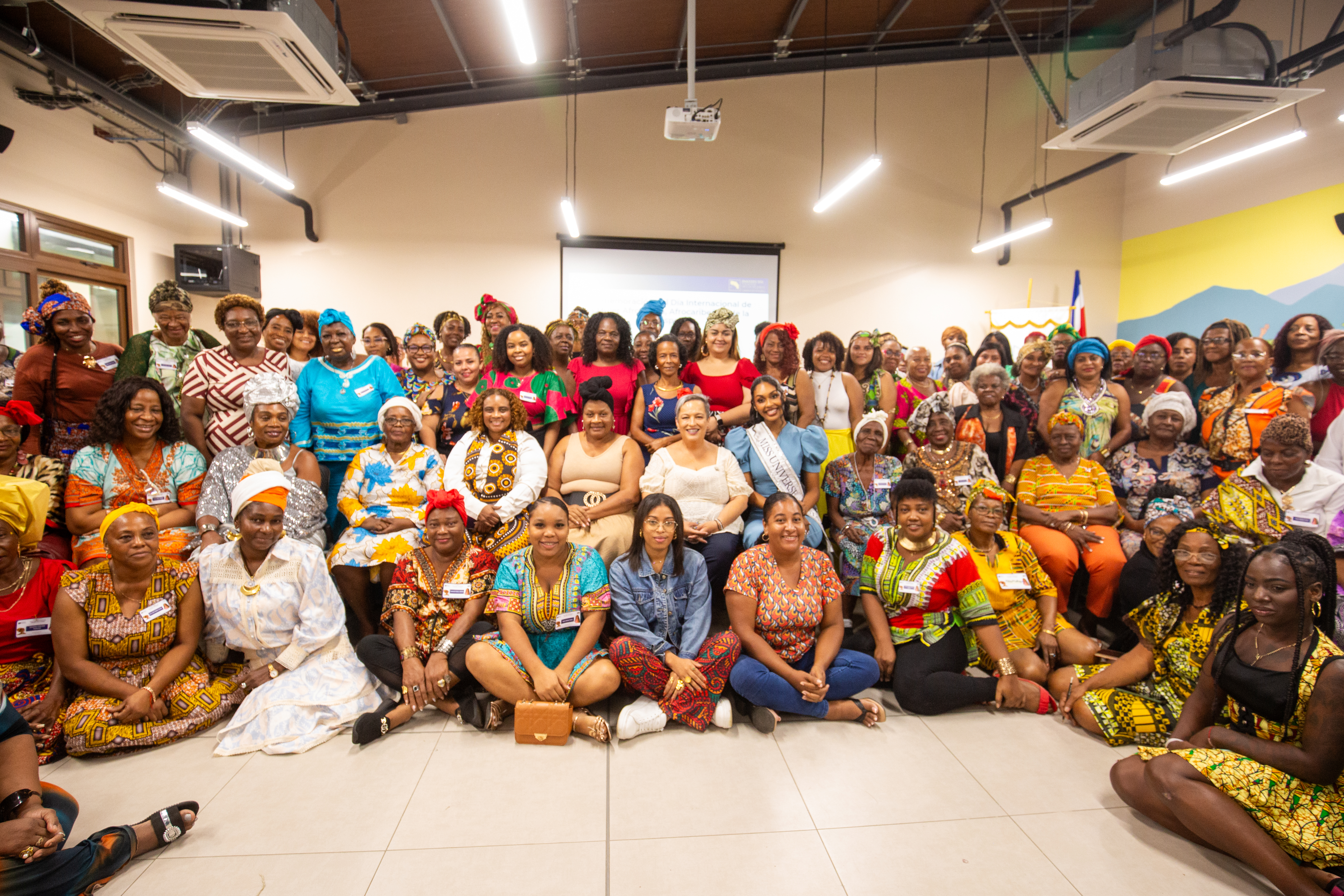 Mujeres participantes en la conmemoración del día de la mujeres afrodescendientes